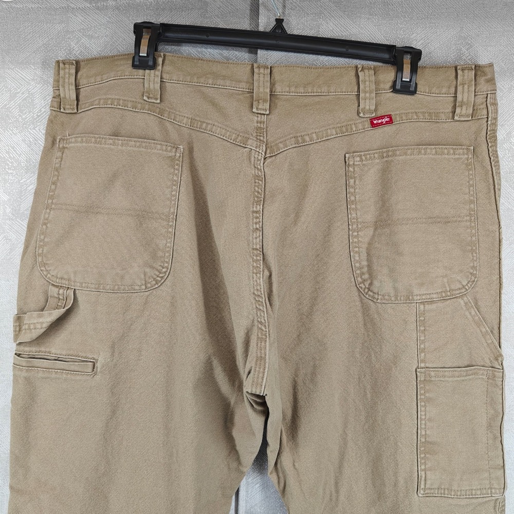 Wrangler Carpenter Pants Mens 42x30 Tan Beige Stretch Flex Casual Utility Work - Picture 3 of 9